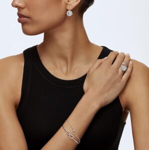 Offrir le Bracelet jonc Swarovski Infinity Collection Bracelets pour son amour