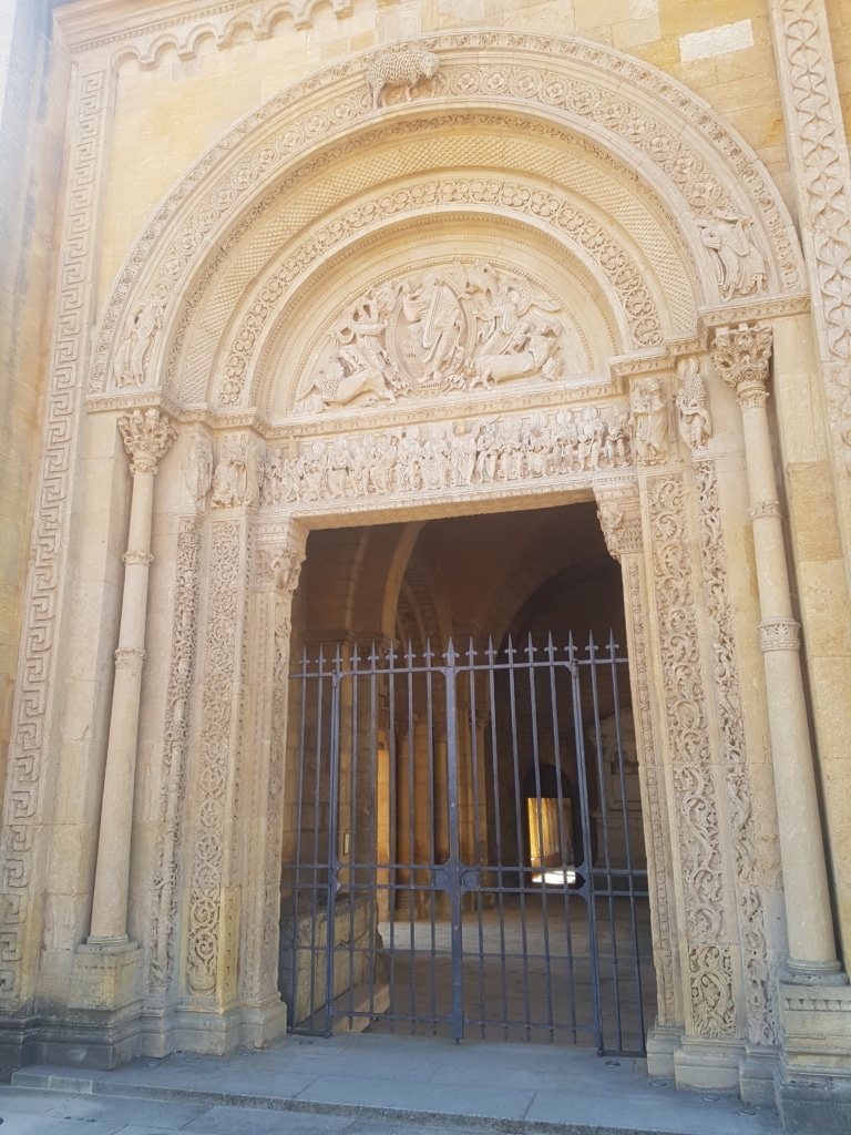 L'entrée de l'abbaye Bénédictine de Charlieu