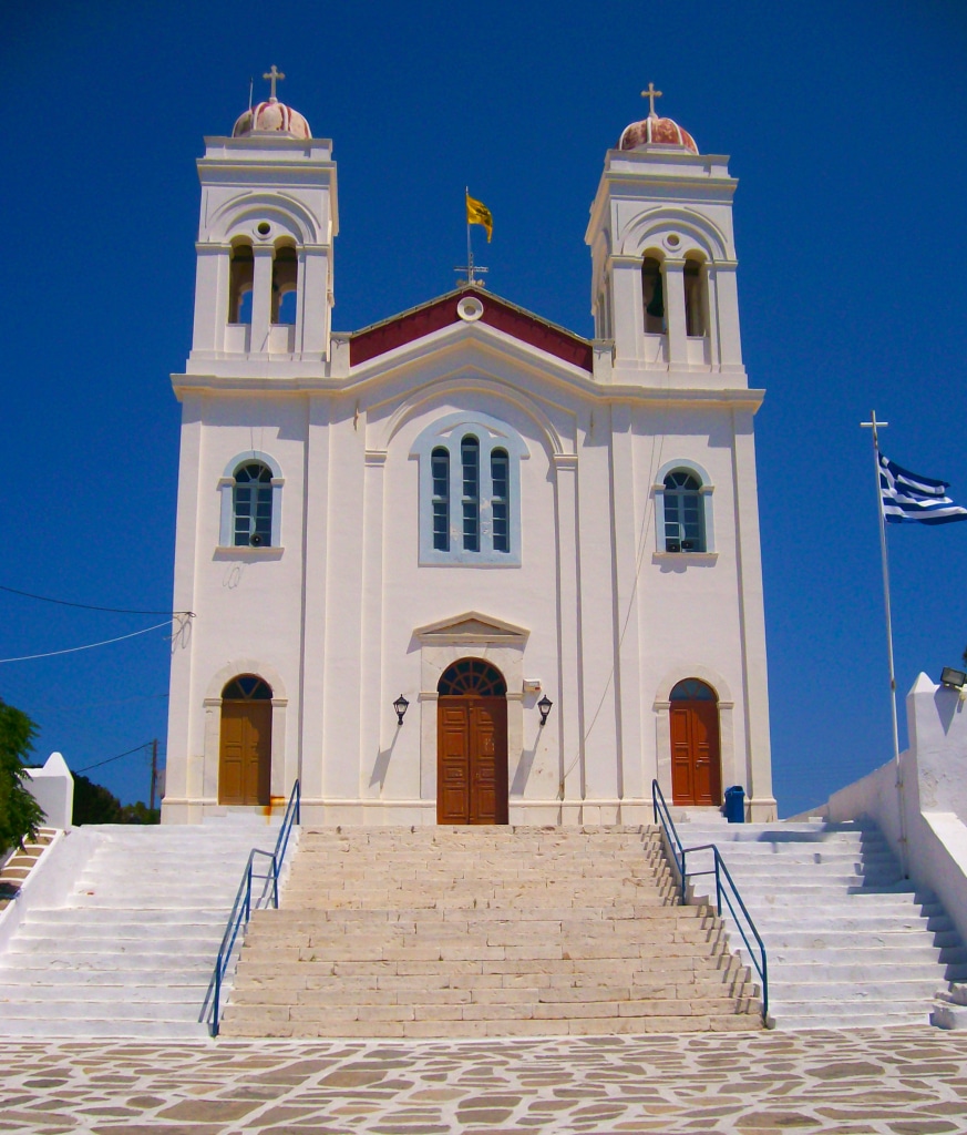 Exemple d'église que tu peux voir à Paros dans les Cyclades en Grèce