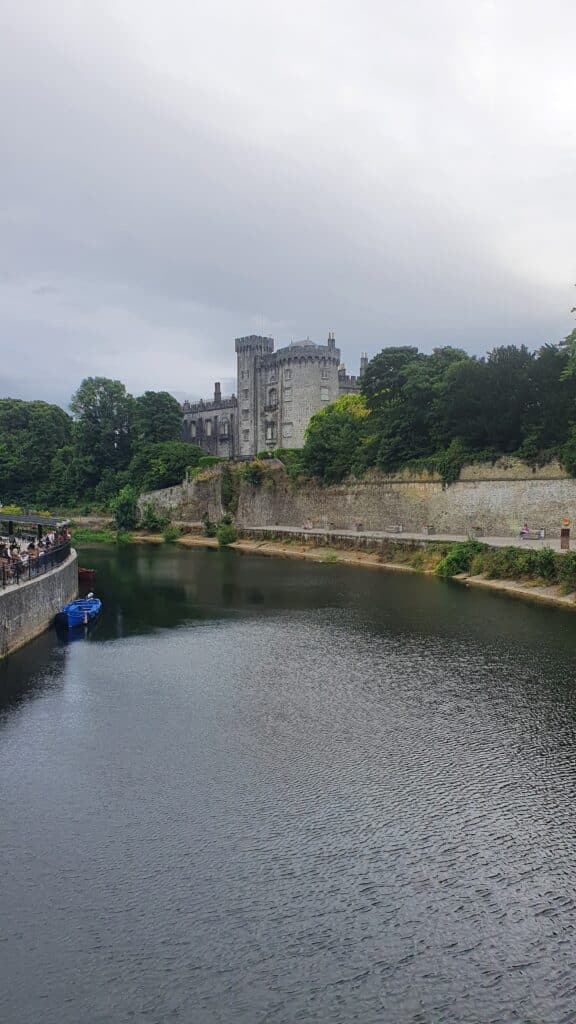 Explorer le château de Kilkenny en Irlande