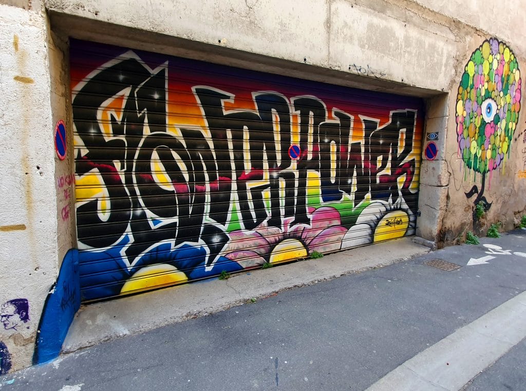 graffiti en vrac, rue de Tunis, Sète (France)